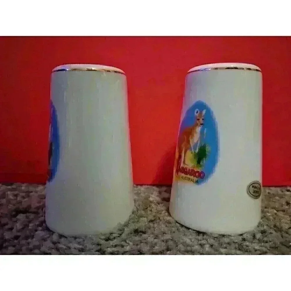 Vtg Australia Kangaroo Design Souvenirs Set Salt & Pepper Shakers Collectable